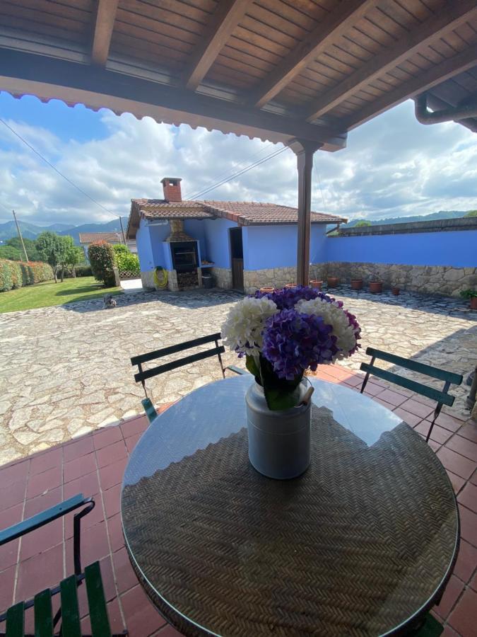 Villa Paraes Nava Buitenkant foto