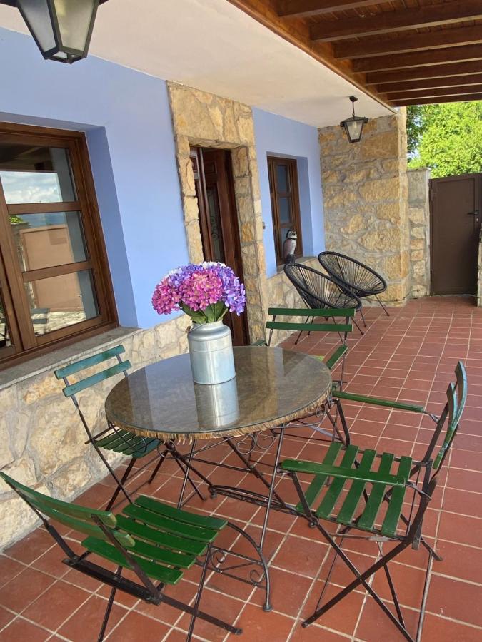 Villa Paraes Nava Buitenkant foto