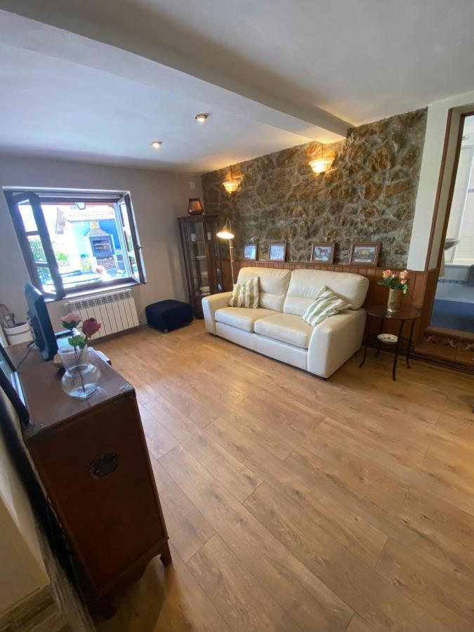 Villa Paraes Nava Buitenkant foto