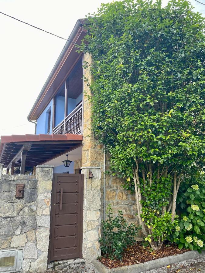 Villa Paraes Nava Buitenkant foto